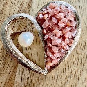 Swobada Heart Brooch with Pearl Accent (vintage 1960s)